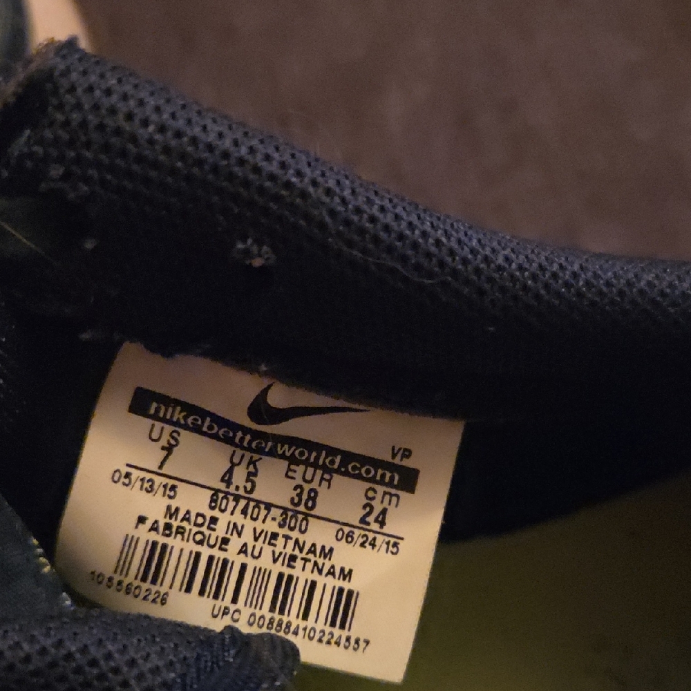 Nike Women's Sneakers - Green and Purple Camo - Picture 8 of 8